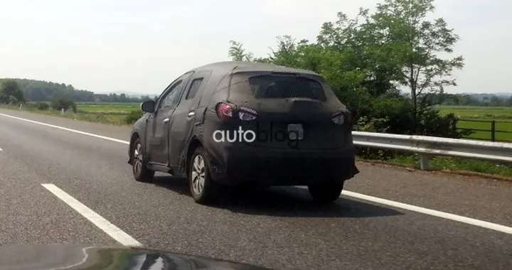 Suzuki S-Cross: foto spia di un lettore dalla A21