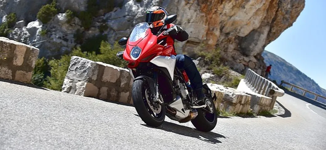 MV Agusta Turismo Veloce 800: la prova su strada [Video]