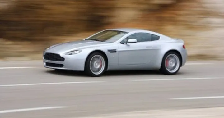 Aston Martin presenta lo Sportpack per la V8 Vantage