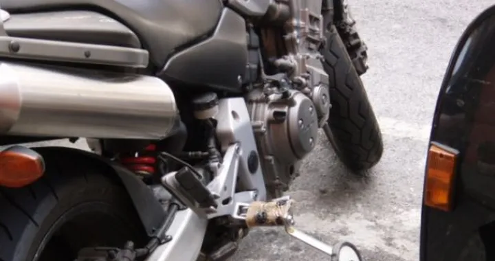 Foto del giorno: moto a rotelle