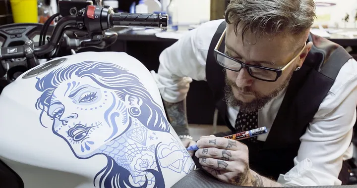 Moto-tattoo: Honda CB 650F "Day of the Dead" [Video]