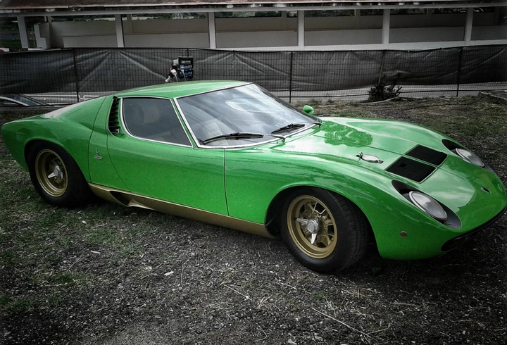 Lamborghini Miura P400 SV: una supercar evergreen