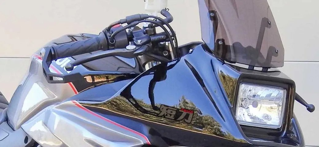 Suzuki, ecco il kit che trasforma la SV 650 in una Katana