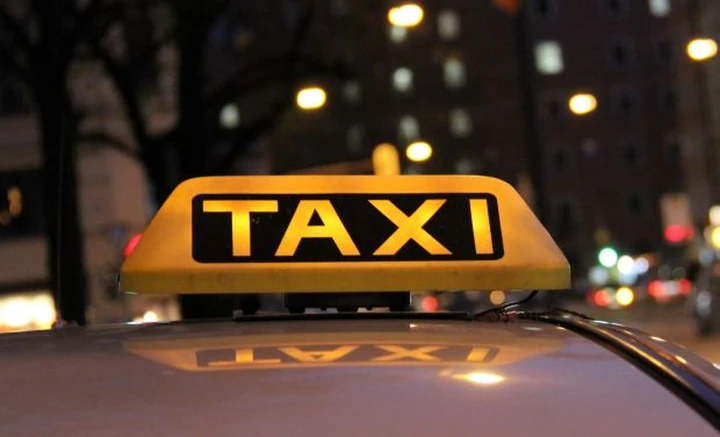 Allunga il percorso? Il taxista è punibile