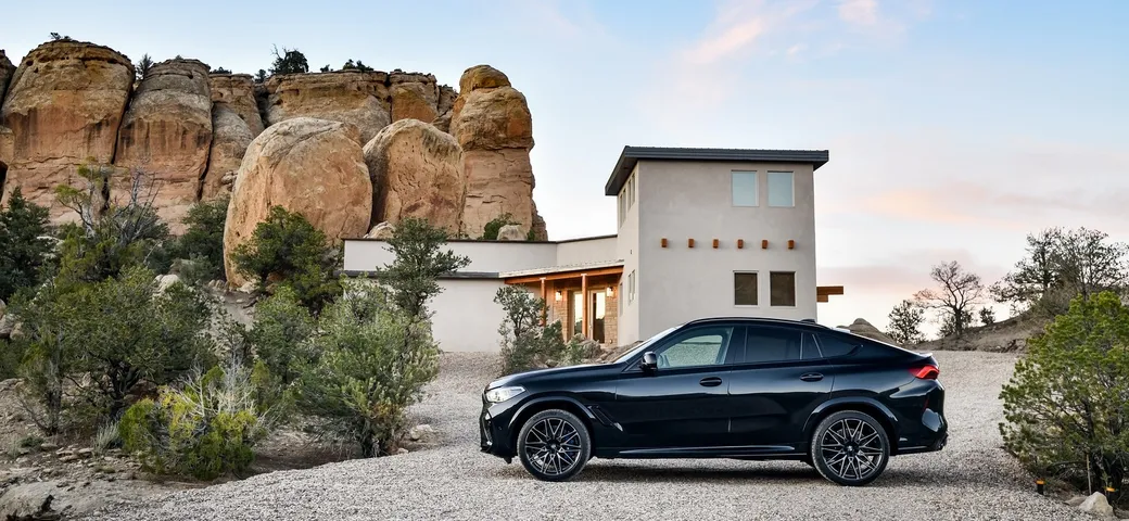 BMW X8: nuove indiscrezioni per la grande SUV coupé