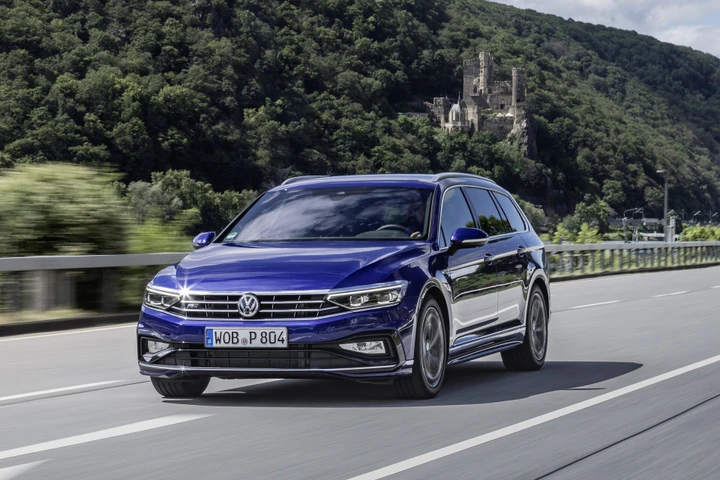 Nuova Volkswagen Passat: primo contatto con la rinnovata icona tedesca