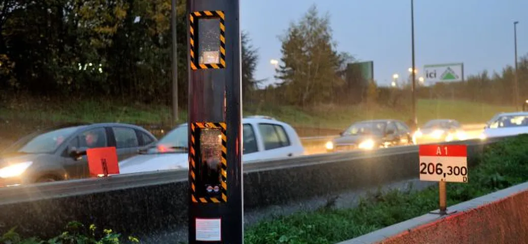 A 250 km/h non scatta la multa: autovelox ingannato da buio e pioggia
