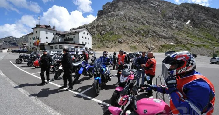 Troppo inquinamento e traffico: passi chiusi in Trentino