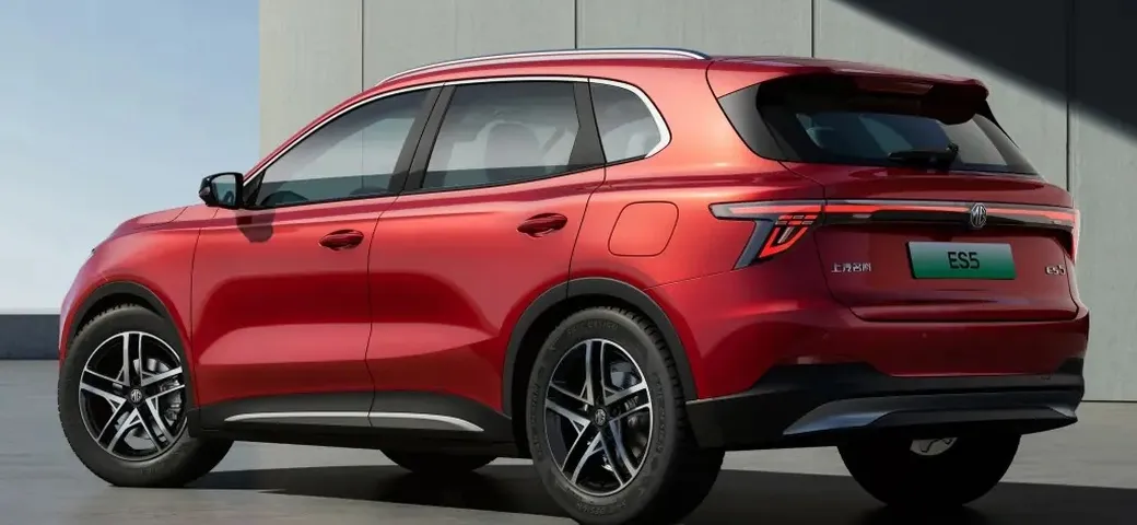 MG ES5: il nuovo SUV elettrico in arrivo in Italia