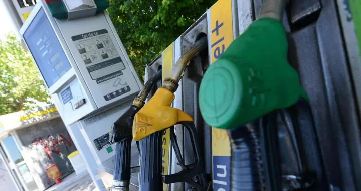 Caro carburante: il Governo proroga il taglio delle accise al 2 maggio