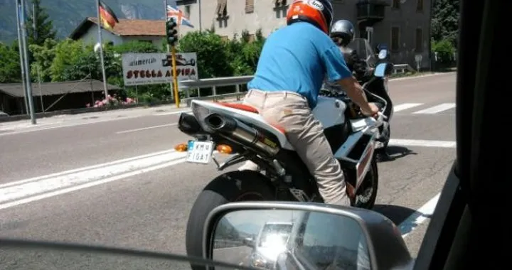 Foto del giorno: Targa bizzarra