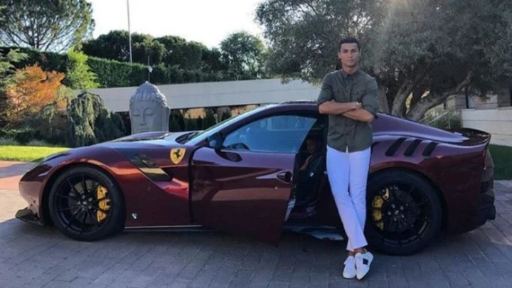 Cristiano Ronaldo non potrà più guidare le sue supercar a Manchester