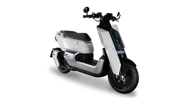 SYM PE3: lo scooter che fa 300 km con soli 3 litri