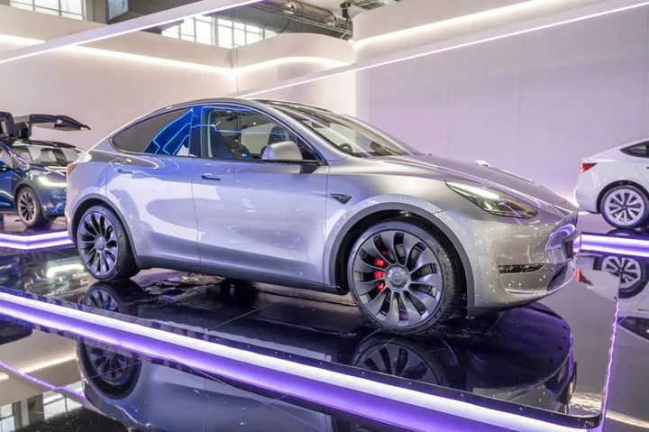 Tesla Model Y, nuova versione low cost: per rilanciare le vendite