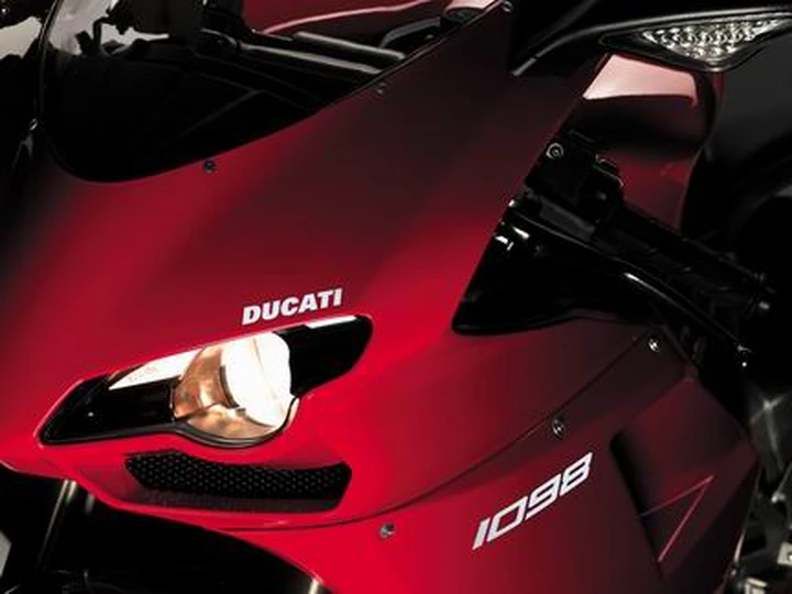 La Ducati 1098 moto dell'anno 2007 per i lettori di Motociclismo