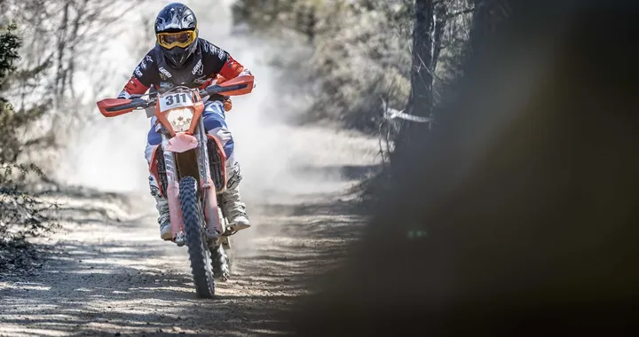 KTM e Pirelli: il matrimonio perfetto. Da 9 anni insieme per il Trofeo Enduro KTM