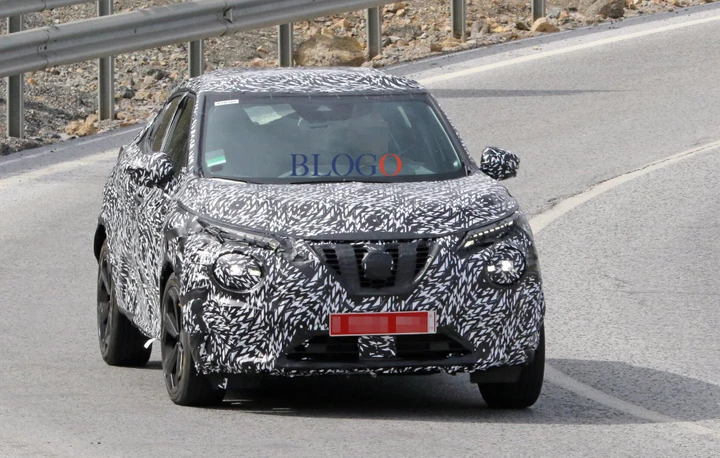 Nissan Juke: foto spia su strada della nuova generazione
