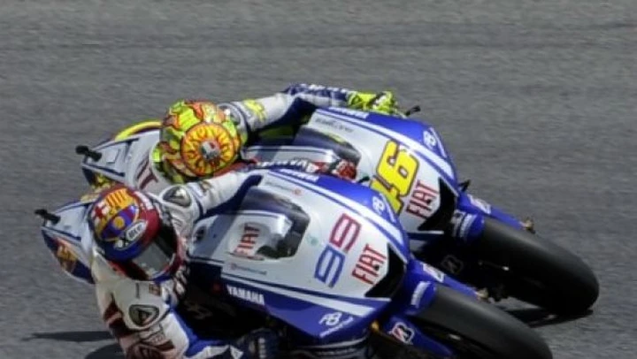 MotoGP: guai fisici e poco grip per Lorenzo in FP1