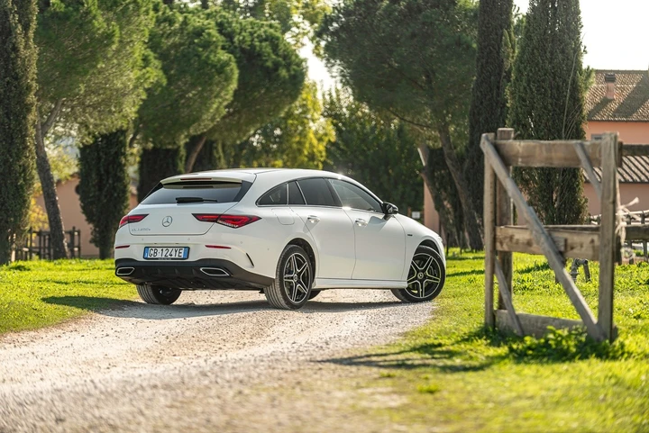 Mercedes-Benz CLA Shooting Brake 250e: la prova su strada
