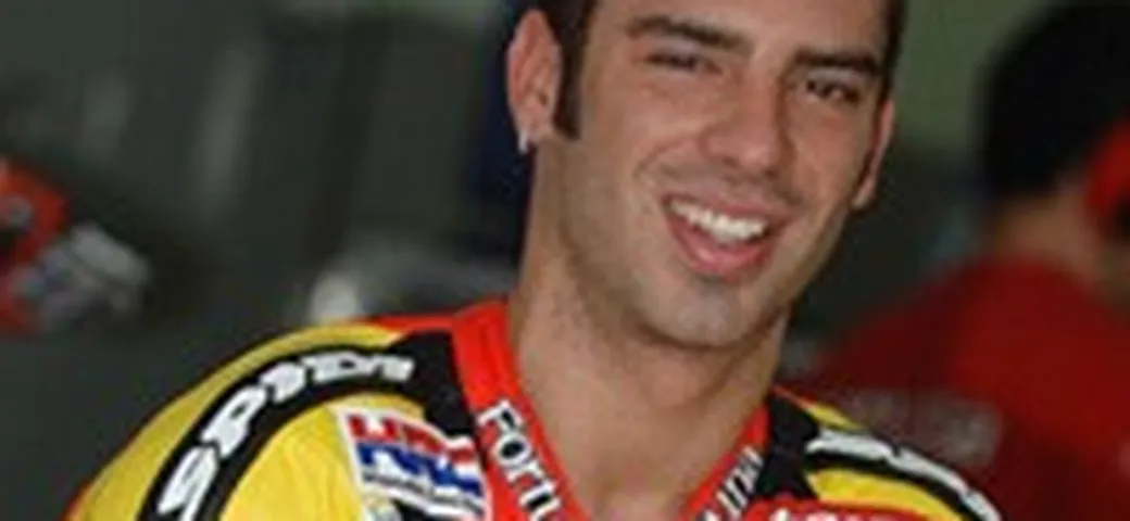 Un caffè con Marco Melandri per Emergency