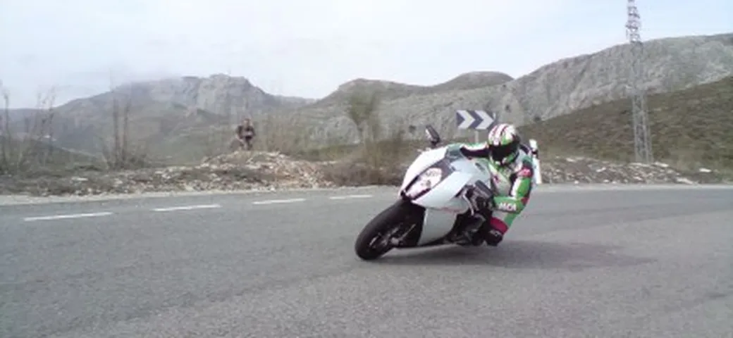 Prime impressioni sulla KTM RC8
