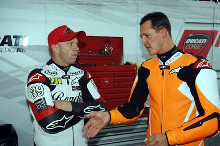 Mamola si schianta con la 1098R di Schumacher