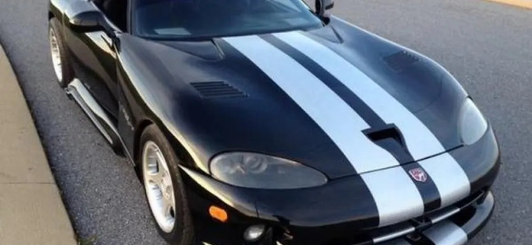 Dodge Viper: un esemplare è su base Corvette C4