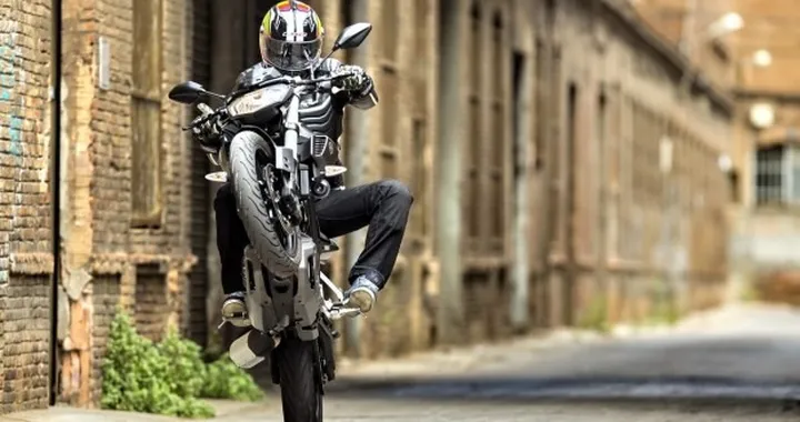 Yamaha MT-125 2014: la prima naked. Prova e caratteristiche