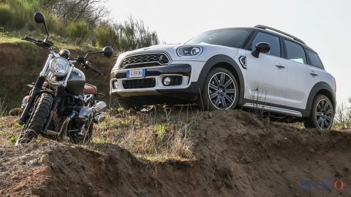 BMW R NineT Scrambler VS Mini Cooper SD Countryman All4: sterrato vintage per la casa bavarese