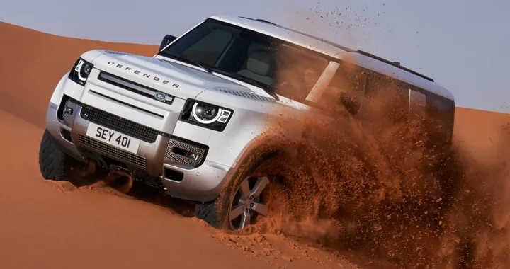 Land Rover Defender 130: in arrivo la versione da 8 posti