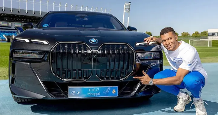 Mbappé prende la patente (in ritardo) e sceglie la BMW i7 xDrive 60