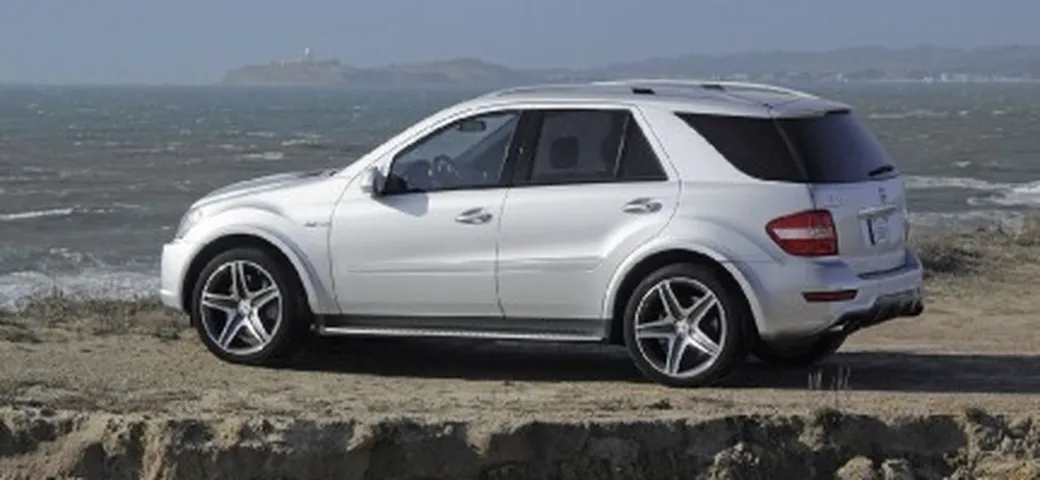 Mercedes Ml63 Amg 10th Anniversary e Performance Studio: due versioni per celebrare il decennale della Ml55