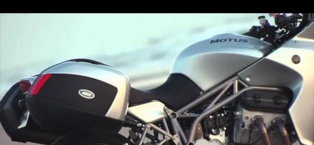 Motus MST-R: naked esagerata