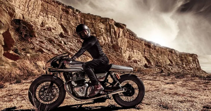 Bandit9 Jaeger: proiettile d'acciaio su base Royal Enfield