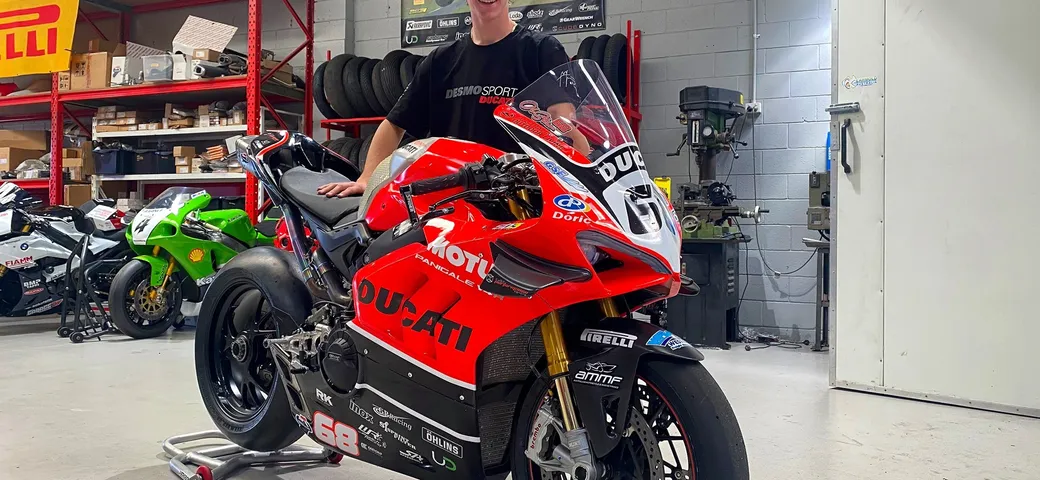 Oli Bayliss debutterà in Superbike in sella alla Panigale V4 R: sarà l'erede di Troy?