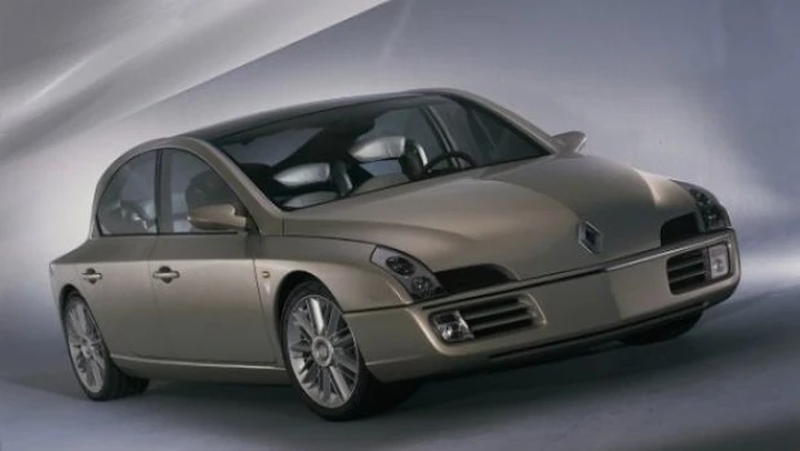 Renault: il marchio Initiale Paris per contrastare il successo delle Citroen DS?