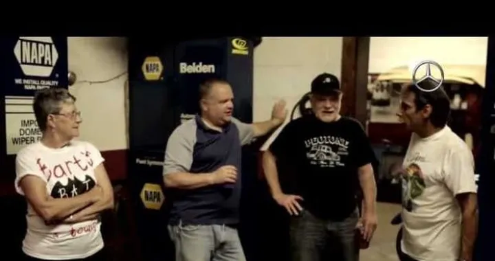 Video Mercedes-Benz: Bart Hickey il meccanico non vedente
