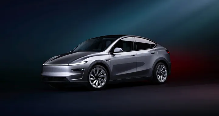 Tesla Model Y sette posti, ordini aperti in Italia: il prezzo