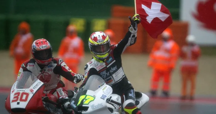 Moto2: squalifica Aegerter a Misano, vittoria a Luthi