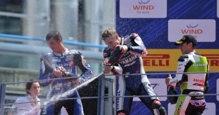 Superbike: Chaz Davies testa l'Aprilia di Biaggi. E la Ducati?