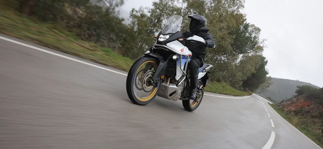 Honda Test Tour 2023: demo ride in sella alle Hornet e Transalp 750