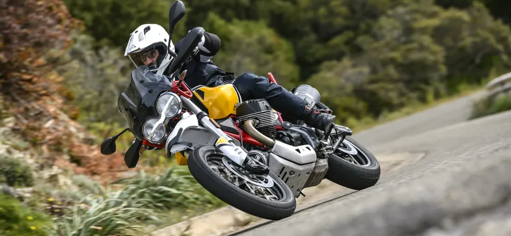 Moto Guzzi V85 TT: primo contatto