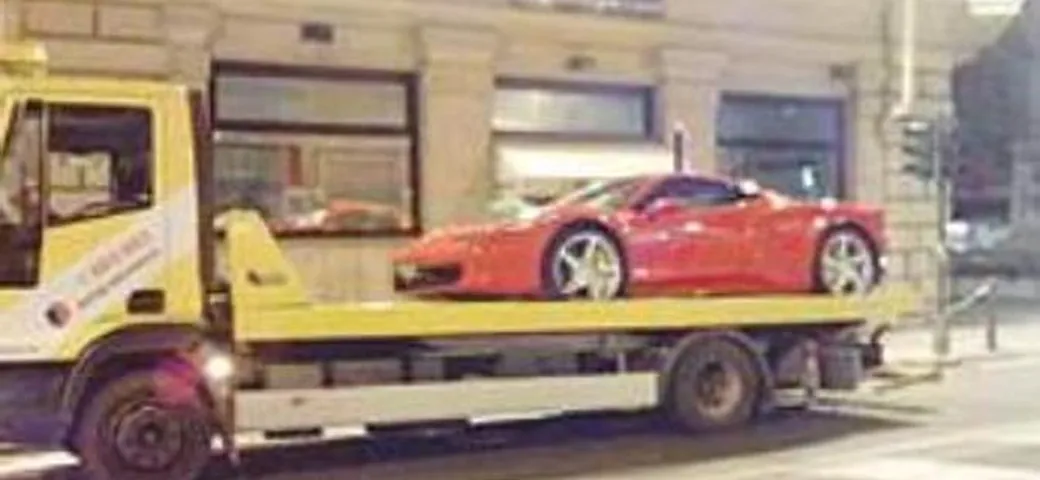 A Sanremo pure la Ferrari è senza assicurazione