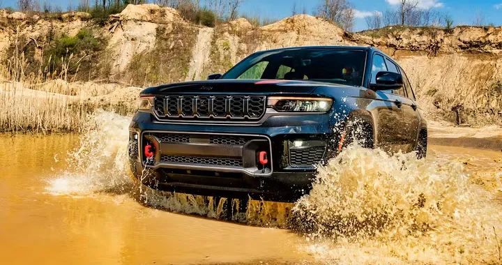Jeep rilancia Grand Cherokee Trailhawk e Overland: ecco cosa cambia