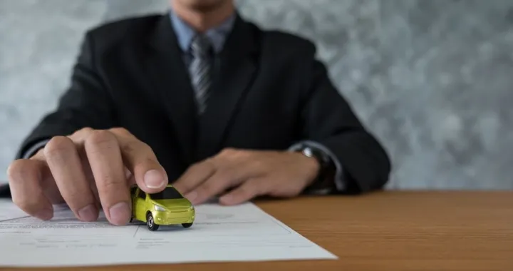 La polizza auto aumenta senza incidenti? È il momento di cambiare