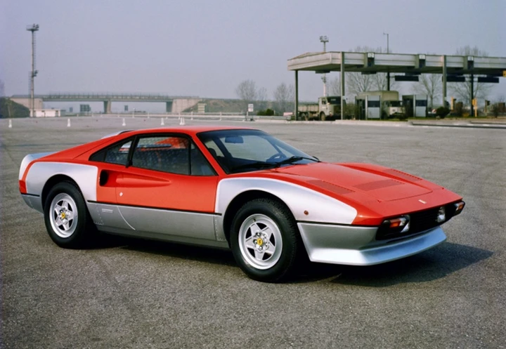 Ferrari 308 GTB Millechiodi 1977 motore