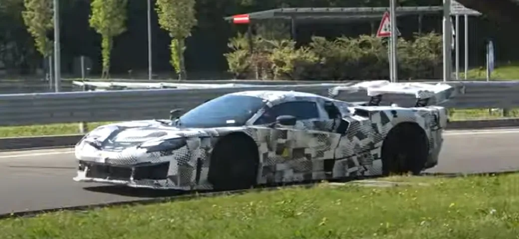 Ferrari Hypercar: nuovo avvistamento per l'erede di LaFerrari [VIDEO]