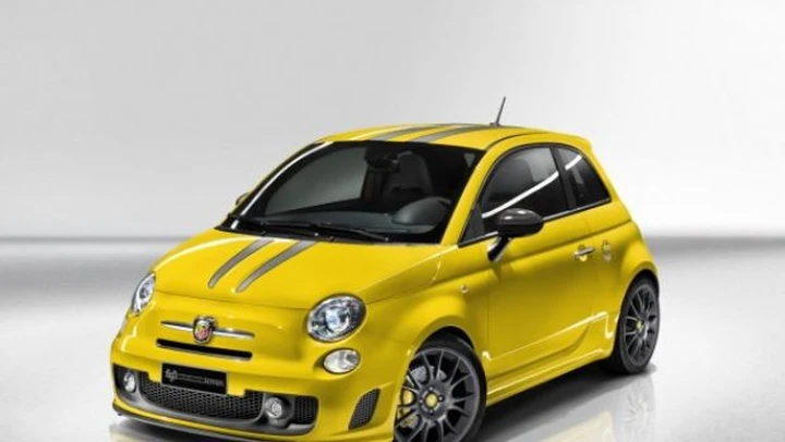 Abarth 695 Tributo Ferrari: in livrea Giallo Modena al Motor Show di Bologna