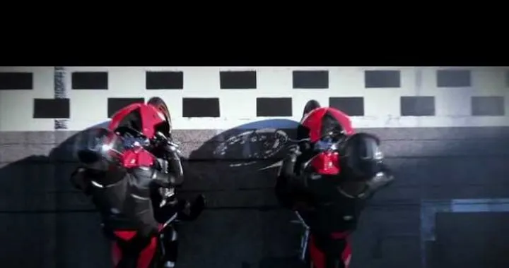 Aprilia RSV4 Factory APRC MY 2012 /video