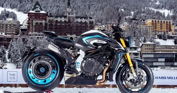MV Agusta Rush Titanio: segreti e dettagli della hypernaked d'oro